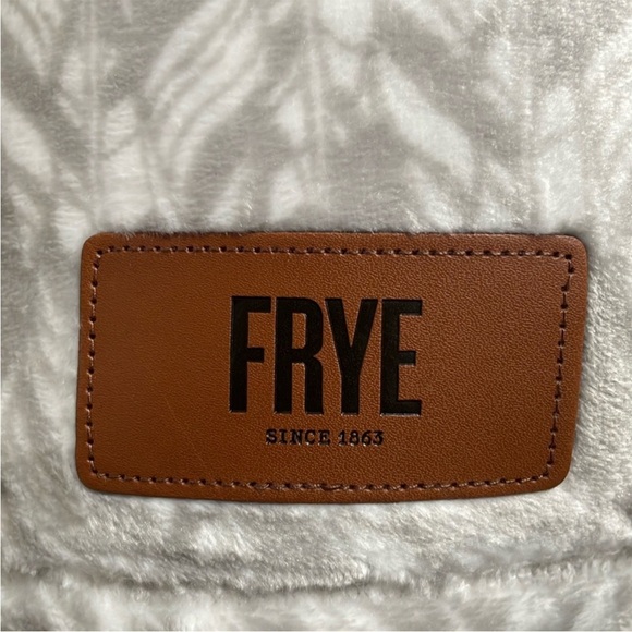 Frye - Plush Blanket - Picture 3 of 4